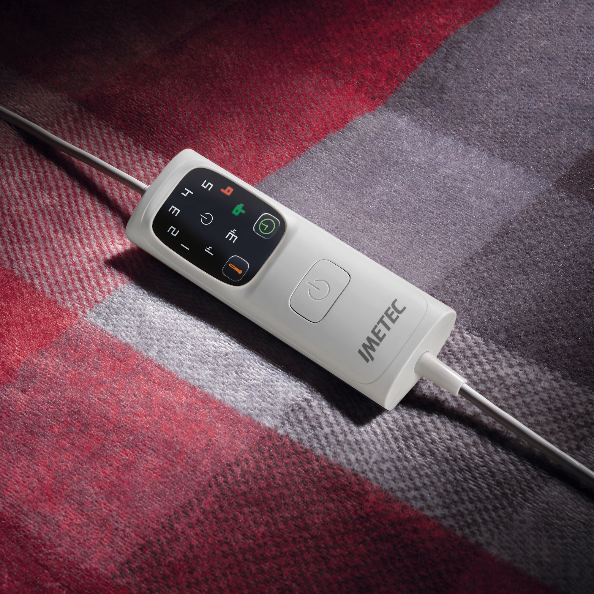imetec-caldoplaid-adapto-velvet-tartan-heated-blanket-with-hand-and-foot-pocket- image 5